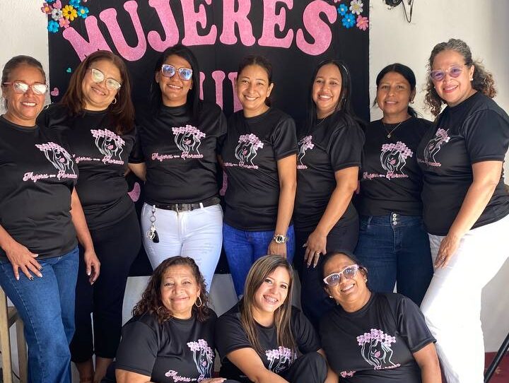mujeres que florecen