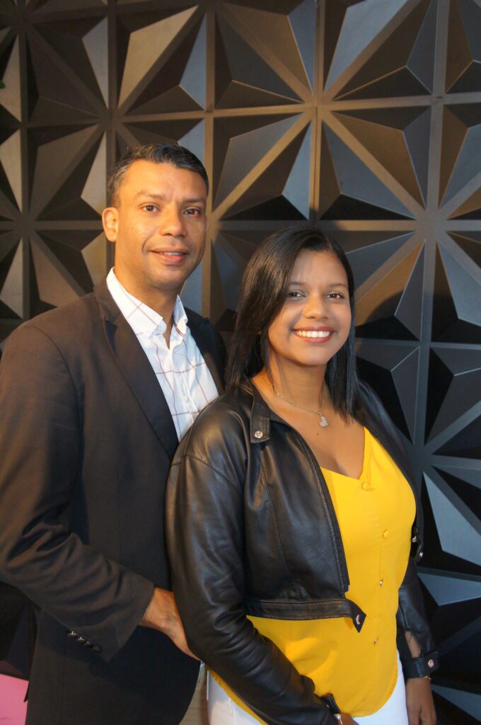 Pastores Flores - El Perfecto Rescate